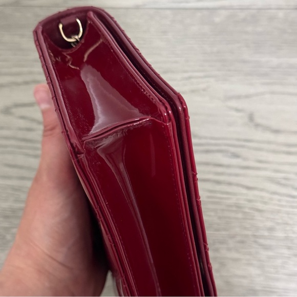 Lady Dior Pouch
Cherry Red Patent Cannage Calfskin - Picture 8 of 11
